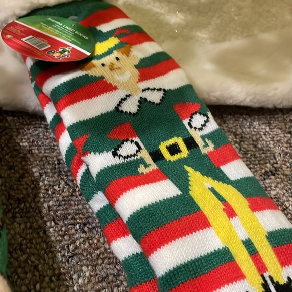 NWT TWO Buddy The Elf Faux Sherpa Lined Soft Non-Slip Green Slipper Socks - Picture 3 of 5